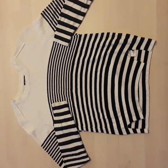 EUC I Heart Ronson Striped Lightweight Sweater  60% Cotton 40% Modal - Picture 3 of 8